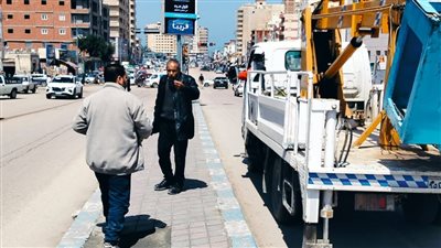 رئيس مدينة مرسى مطروح: تأمين وغلق أبواب أعمدة الإنارة وغرف الكهرباء لحماية المواطنين