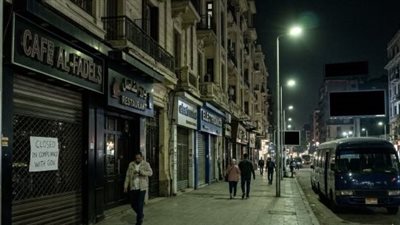 عقوبة فتح المحال بعد الساعة الـ9 مساءً.. قرارات حكومية حاسمة لضبط مواعيد التشغيل وترشيد الطاقة