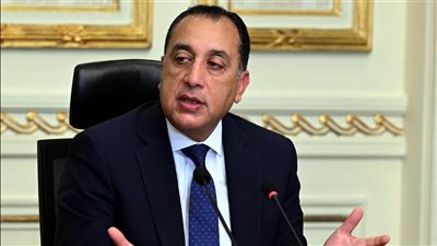 الوزارات استلمت الإخطارات.. بدء تفعيل تقليل 30% من مخصص الوقود للسيارات الحكومية| خاص