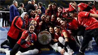 الخطيب يهنئ سيدات طائرة الأهلي بلقب دوري السوبر والرباعية المحلية