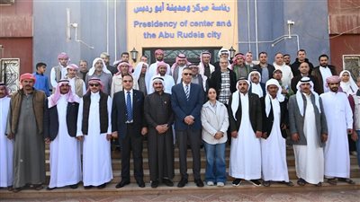 محافظ جنوب سيناء يلتقي مشايخ وعواقل أبو رديس: انفراجة مرتقبة في ملفات التقنين والتصالح