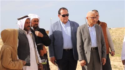 محافظ شمال سيناء يتفقد قرى الشيخ زويد لمتابعة الخدمات