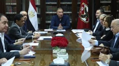 الخطيب يجتمع مع شركة الأهلي للخدمات.. ويدرس امتلاك الحصة الكبرى بإحدى شركات السياحة