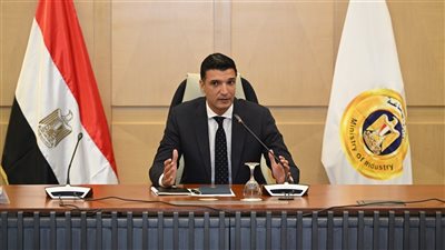 وزير الصناعة يقرر مد وتحديث حزمة تيسيرات لدعم المشروعات المتعثرة والتصرف في الأراضي الصناعية