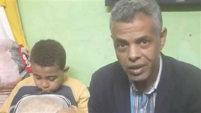بعد فيديو الشنطة.. والدة تلميذ المنيا: مدير المدرسة أحضر لابني الشنطة والكتب