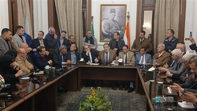 احتداد بين قيادات حزب الوفد عقب اجتماع الهيئة العليا.. ورئيس الحزب يتدخل