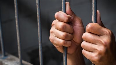 حبس 3 متهمين بقتل مزارع لخلاف على قطعة أرض بالبحيرة