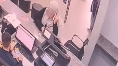 قبل زفافه بيومين.. سرقة فيزا من شاب بميكروباص وسحب 140 ألف جنيه منها بالهرم