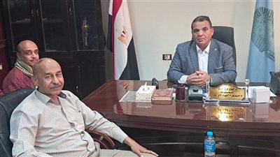 رئيس مدينة إسنا يتابع الموقف التنفيذي لأعمال تطوير ورفع كفاءة المنطقة المحيطة بمعبد إسنا