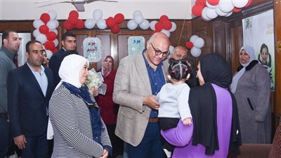 محافظ الإسكندرية يتفقد دارين لرعاية الأطفال في إطار الاحتفال بيوم اليتيم