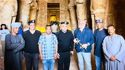 الملك أحمد فؤاد الثاني يزور معبد أبو سمبل في أسوان