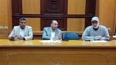 صحة القاهرة توجه بتحسين استغلال أسرة الرعاية وخفض العمليات القيصرية