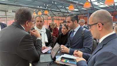 وزير الصحة يبحث مع شركة سانوفي توطين تصنيع لقاح الإنفلونزا داخل مصر ونقل التكنولوجيا