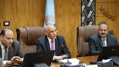 لترشيد الإنفاق.. القومي للبحوث: تحمل قيادات المركز تموين السيارات المخصصة لهم على نفقتهم الخاصة