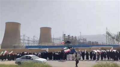 دروع بشرية في إيران وتهديدات ترامب تضع العالم على حافة الهاوية