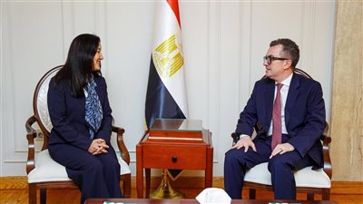 وزير التخطيط يبحث مع الممثلة المقيمة للبرنامج الإنمائي التعاون في الطاقة والتحول الرقمي