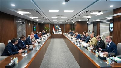 رئيس كارجاس: تحويل 30 ألف سيارة للعمل بالغاز الطبيعي خلال 2025 بنمو 61%