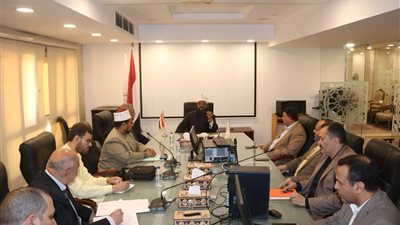 استجابة لتوجيهات الدولة.. أمين البحوث الإسلاميَّة يجتمع بمديري العموم ويناقش خطط العمل عن بعد