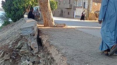 دون إصابات.. انهيار جزئي في جدار كورنيش النيل بقرية النجوع بإسنا