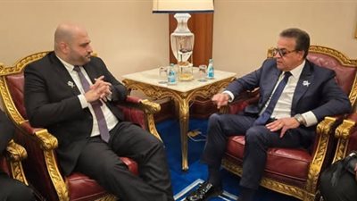 مصر تقف مع أشقائها.. وزير الصحة يعرض على نظيره اللبناني إرسال فرق طبية مصرية إلى بلاده