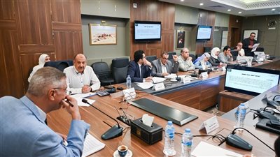 محافظ جنوب سيناء يترأس اجتماع لجنة الاستثمار لمناقشة طلبات المستثمرين وتطوير ملف الأراضي بعدد من المدن