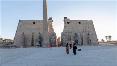 بوابات حديثة وألوان تعود للحياة.. بدء مشروع تطوير معابد الأقصر والبر الغربي