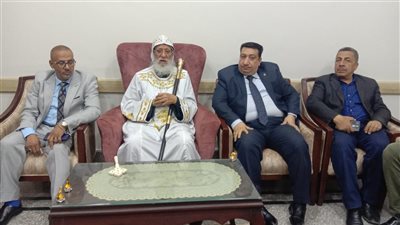 توافد مواطنين على كنيسة العذراء مريم بطهطا في سوهاج لتقديم التهنئة بعيد القيامة المجيد