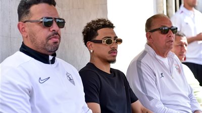 خوان بيزيرا يحرص على متابعة مباراة الزمالك والأهلي في بطولة الجمهورية للشباب | صور 