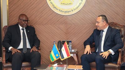 وزير التعليم العالي يستقبل نظيره الرواندي وسفير رواندا لبحث تعزيز الشراكة الأكاديمية والبحثية بين البلدين