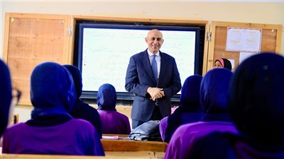 وزير التعليم يجري جولة مفاجئة بمدارس الحوامدية والبدرشين بالجيزة لمتابعة انتظام الدراسة