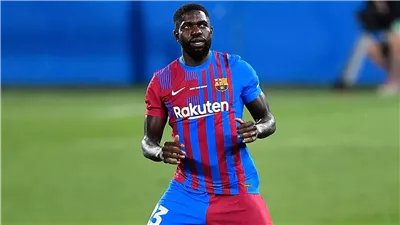 بعد وداع دوري الأبطال.. أومتيتي ينتقد دفاع برشلونة: يعاني من أخطاء متكررة