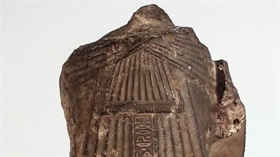  المتحف الوطني الأيرلندي يعرض قطعة مصرية نادرة لـ كاتب ملكي من مدينة منف | صور 