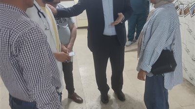 نائب وزير الصحة يفاجئ مستشفى 6 أكتوبر المركزي بزيارة مسائية.. ويُحيل المقصرين للتحقيق