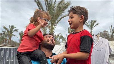 رحلة نزوح قاسية.. القصة الكاملة وراء الفيديو المتداول للطفلين ميرا وعاهد من غزة | خاص