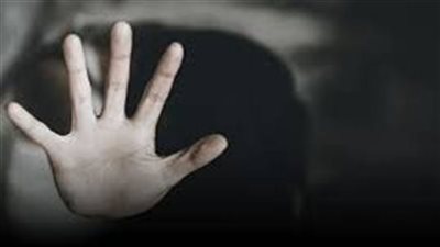 حبس عامل 15 يومًا لاتهامه بالتعدي على طالبة داخل مدرسة ابتدائية بسوهاج