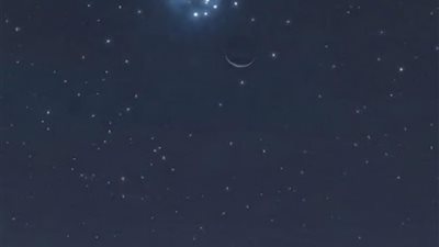 لوحة سماوية.. اقتران جديد للقمر يزين سماء الوطن العربي 