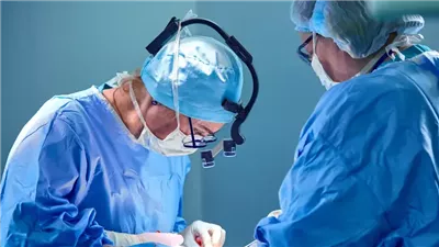 تحذيرات طبية من مخاطر السياحة العلاجية في عمليات التجميل بالخارج