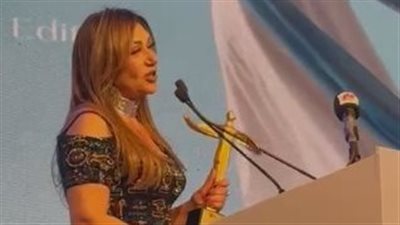 ليلى علوي بعد تكريمها من مهرجان أسوان لأفلام المرأة: الملكة إيزيس رمز مهم للست المصرية
