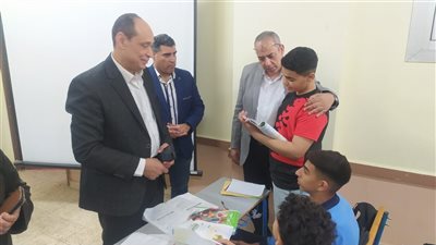مدير تعليم القليوبية يتفقد مدارس كفر شكر.. ويشدد على الانضباط وجودة العملية التعليمية