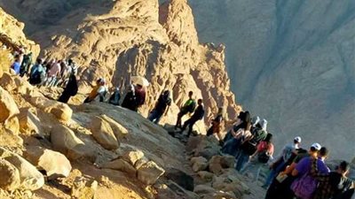 إقبال للسائحين والزائرين على سانت كاترين لزيارة مقدساتها الدينية والتاريخية