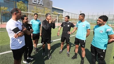 تحت إشراف أوسكار رويز.. تأهيل مكثف للحكام قبل جولات الحسم في الدوري الممتاز| صور