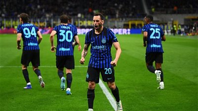 ريمونتادا مثيرة تقود إنتر ميلان لنهائي كأس إيطاليا بعد الإطاحة بكومو