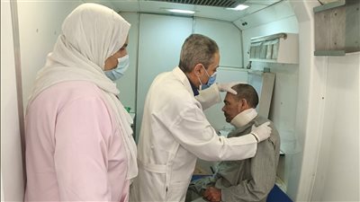 صحة المنيا: تقديم 1222 خدمة طبية مجانية لأهالي قرية مهدية ضمن مبادرة حياة كريمة