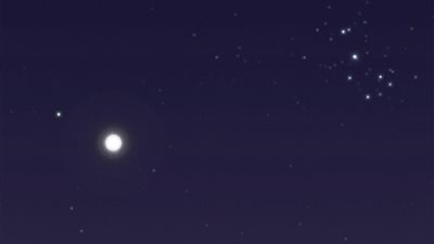 لوحة سماوية.. ظاهرة فلكية نادرة تزين السماء الليلة
