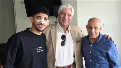 عبد الناصر محمد يزور أحمد عاطف قطة لاعب بيراميدز بعد إصابته أمام الزمالك