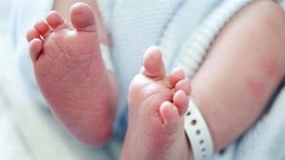 بين الحياة والموت.. أسرة رضيعة تناشد بالتبرع بالدم لإنقاذها من عدوى فيروسية: فصيلة دمها A+