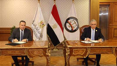 وزير التعليم العالي والنائب العام يشهدان فعاليات إطلاق الصالونات الثقافية بالجامعات ويوقعان بروتوكول تعاون 