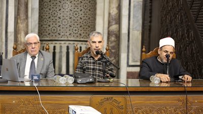 ملتقى التفسير بالجامع الأزهر: الغراب من المخلوقات التي أودع الله فيها وظائف دقيقة تعكس حكمته في تدبير الكون