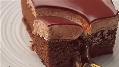طريقة عمل الجاتوه شاتوه في الخلاط.. وصفتان بالشوكولاتة والكراميل