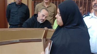 والدة عروس بورسعيد تكشف أمام المحكمة الساعات الأخيرة بحياة ابنتها: شهد صحّتها من النوم.. وبعد دقائق صرخوا بطة ماتت